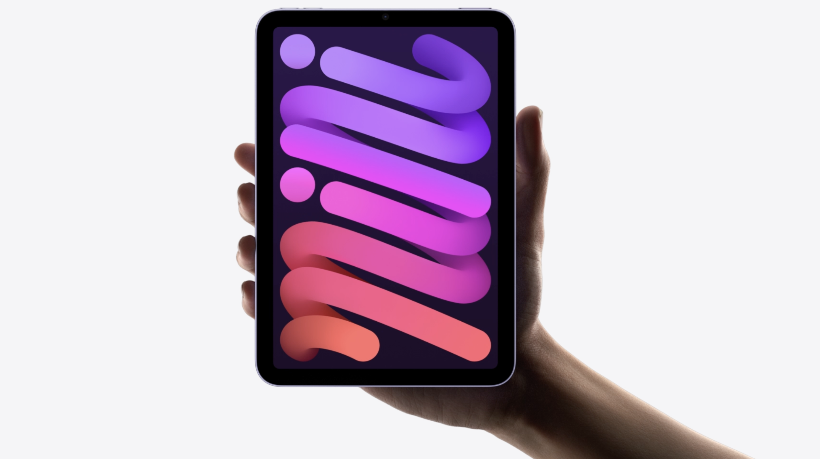 Image marketing d'Apple montrant l'iPad mini, année modèle 2021, hé dans la main d'un homme