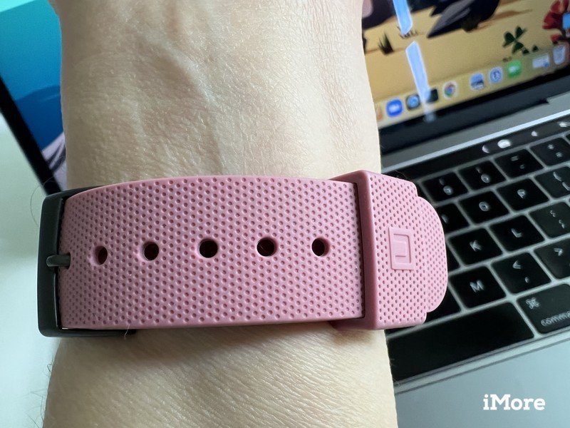 U By Uag Apple Watch Bracelet en silicone Lifestyle Dessous Gros plan