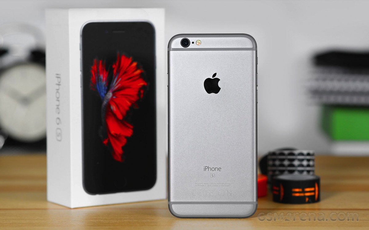 Apple iPhone 6S (2015)