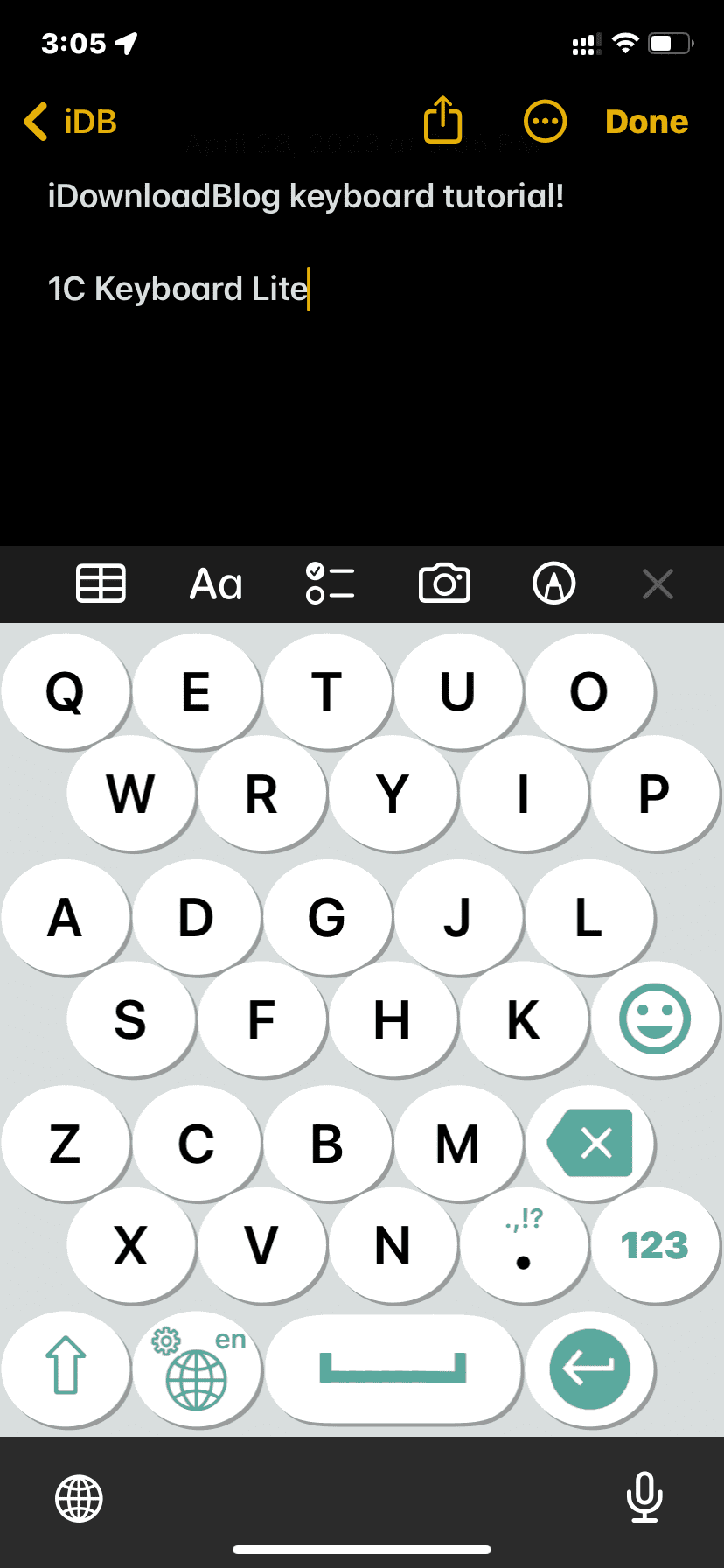 Énorme clavier 1C Keyboard Lite sur iPhone