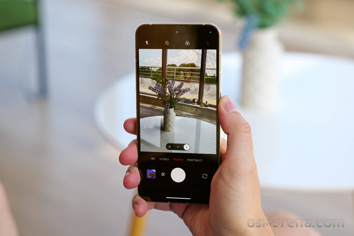 Nothing Phone (2) receives a new camera-focused update